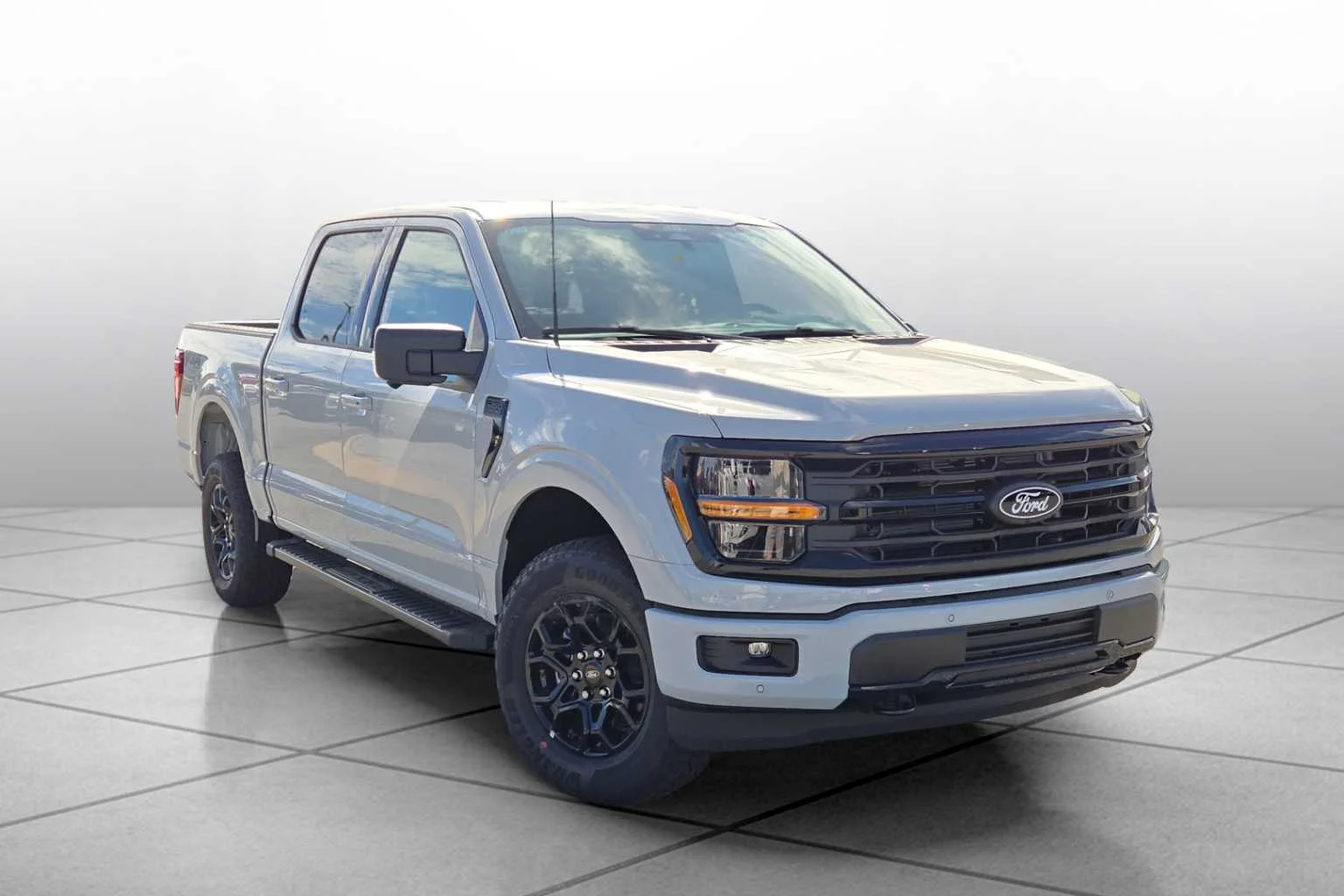 New 2026 Avalanche Ford XLT image 2