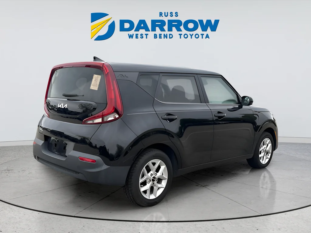 Used 2022 Black Kia LX image 5