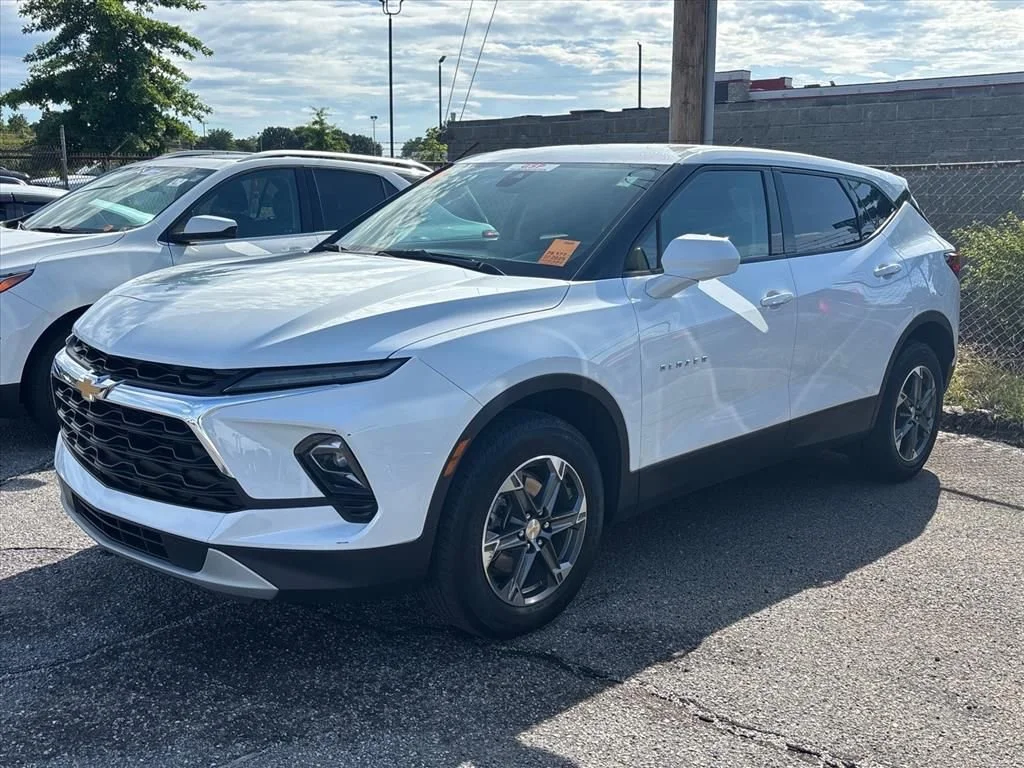 2025 Chevrolet Blazer 2.0T 2LT AWD's photo
