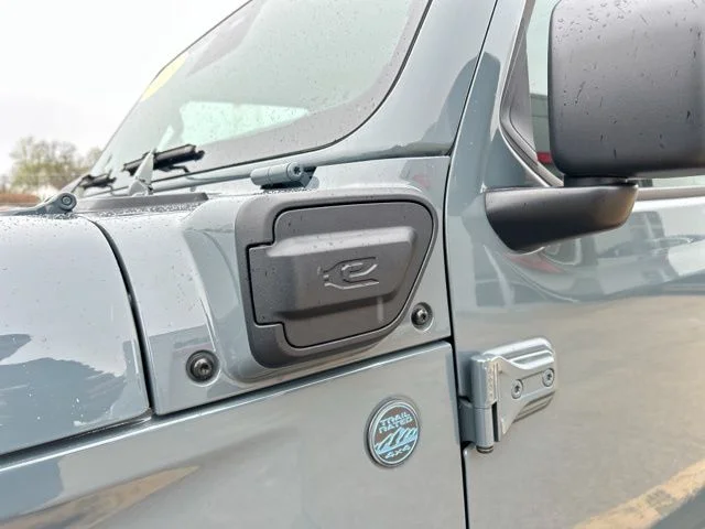 Used 2025 Gray Jeep Sahara 4xe image 12