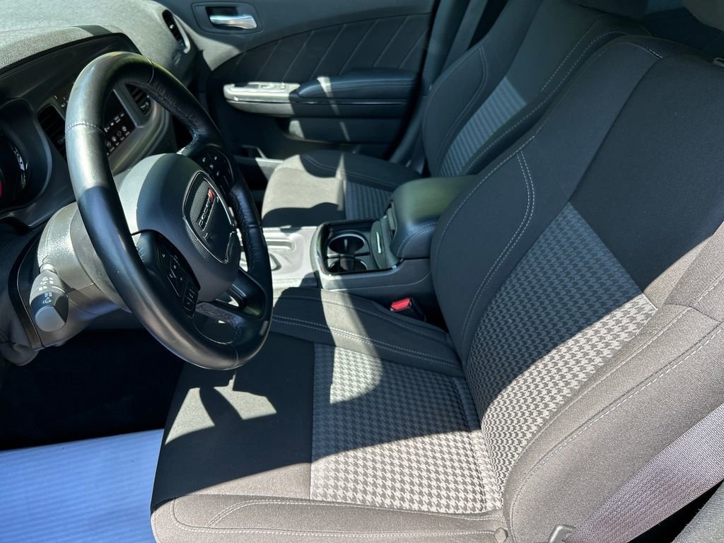 Used 2023 Green Dodge SXT AWD image 16