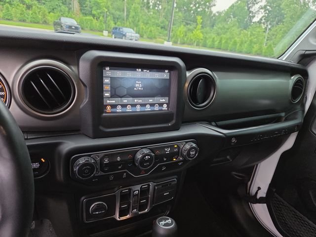Used 2019 White Jeep Unlimited Sport S image 11