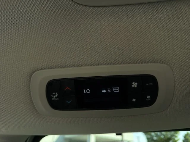 Used 2024 Silver Chrysler Touring L image 18