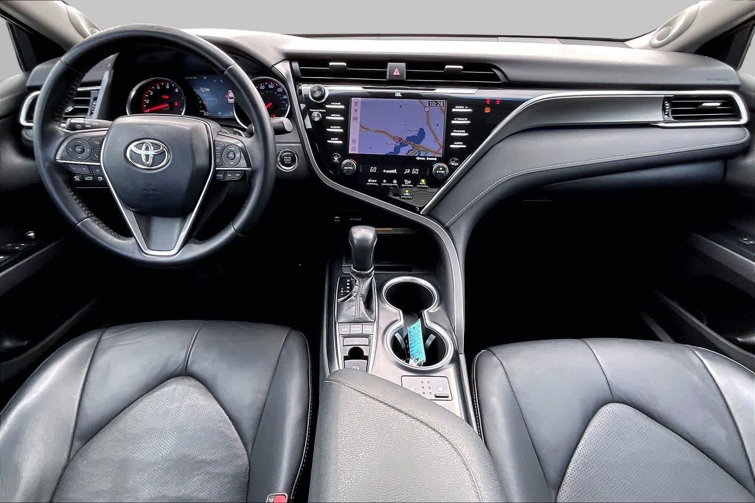 Used 2018 Wind Chill Pearl Toyota XSE V6 image 14