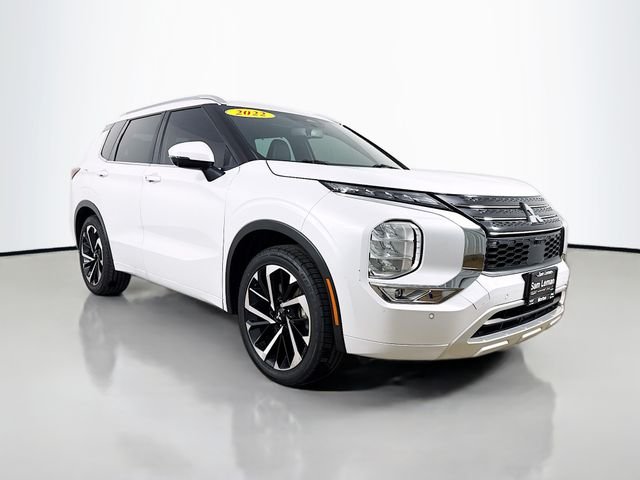 2022 Mitsubishi Outlander SEL 2WD's photo