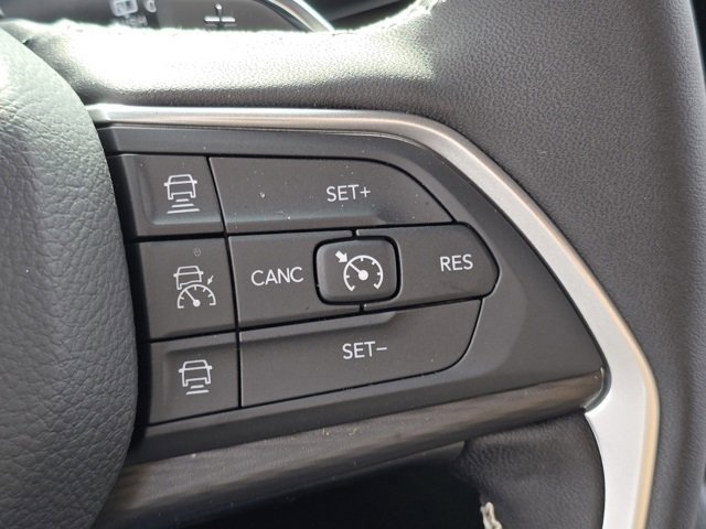 New 2026 Silver Zynith Exterior Paint Jeep Laredo image 20