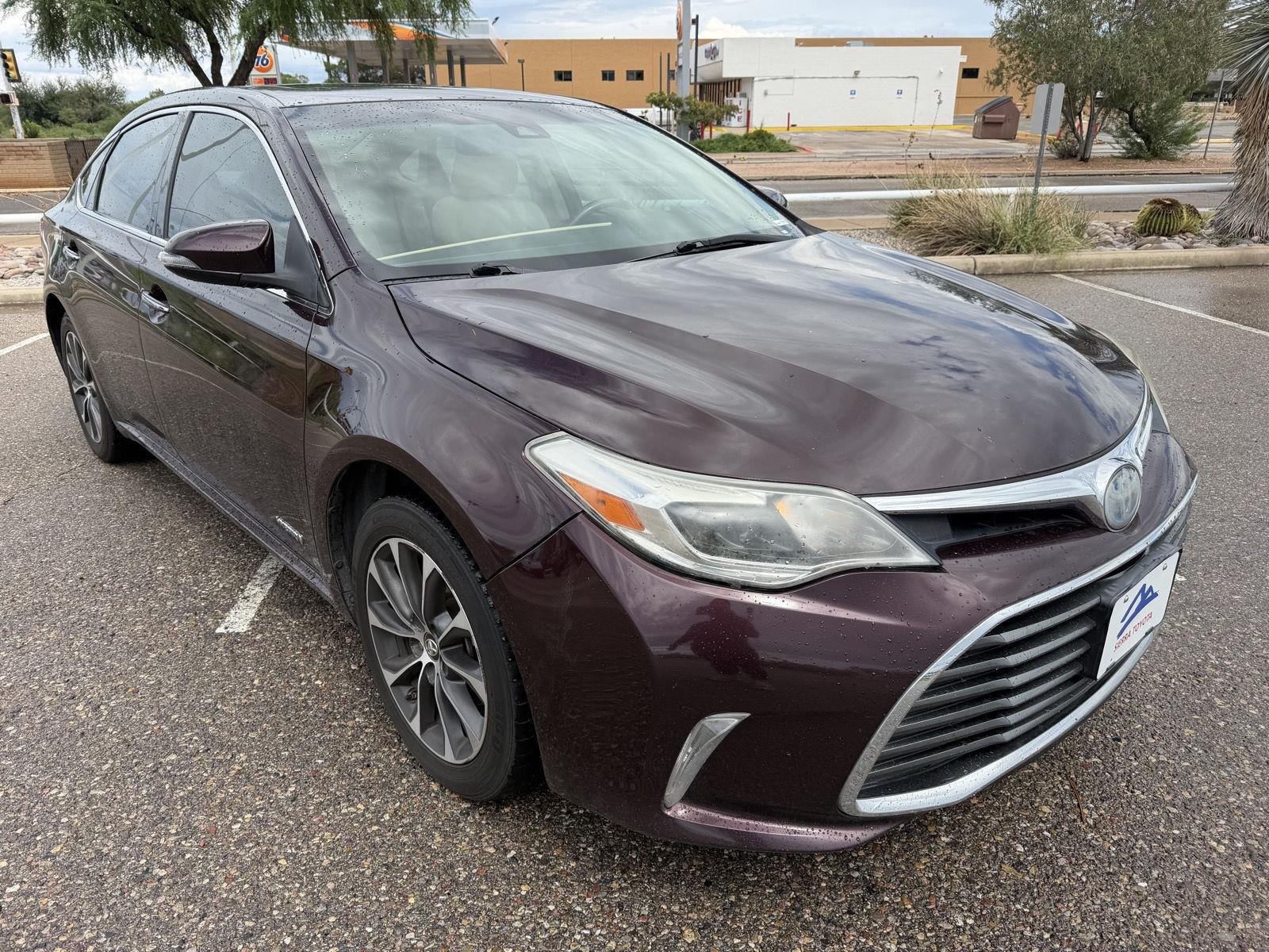 Used 2018 Sizzling Crimson Mica Toyota Hybrid XLE Premium image 6