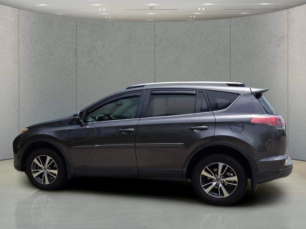 Used 2018 Magnetic Gray Metallic Toyota XLE image 8
