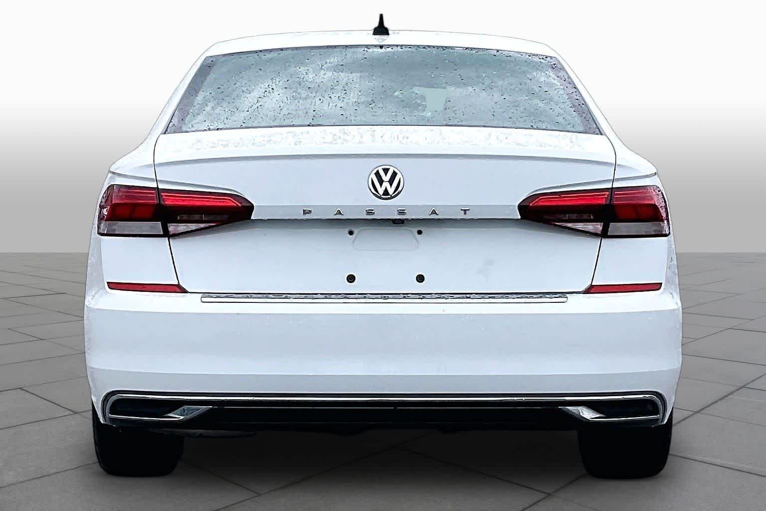 Used 2022 Pure White Volkswagen 2.0T SE image 5