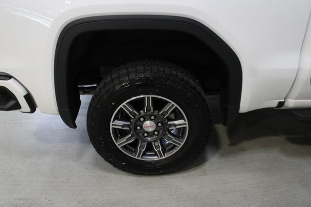 Used 2024 White GMC AT4 image 34