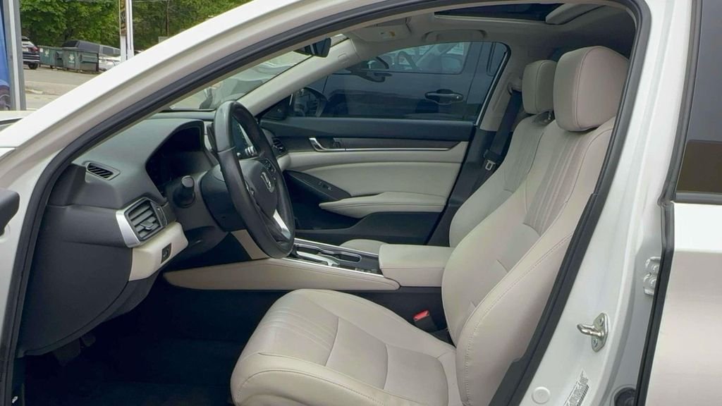 Used 2020 White Honda EX-L image 16