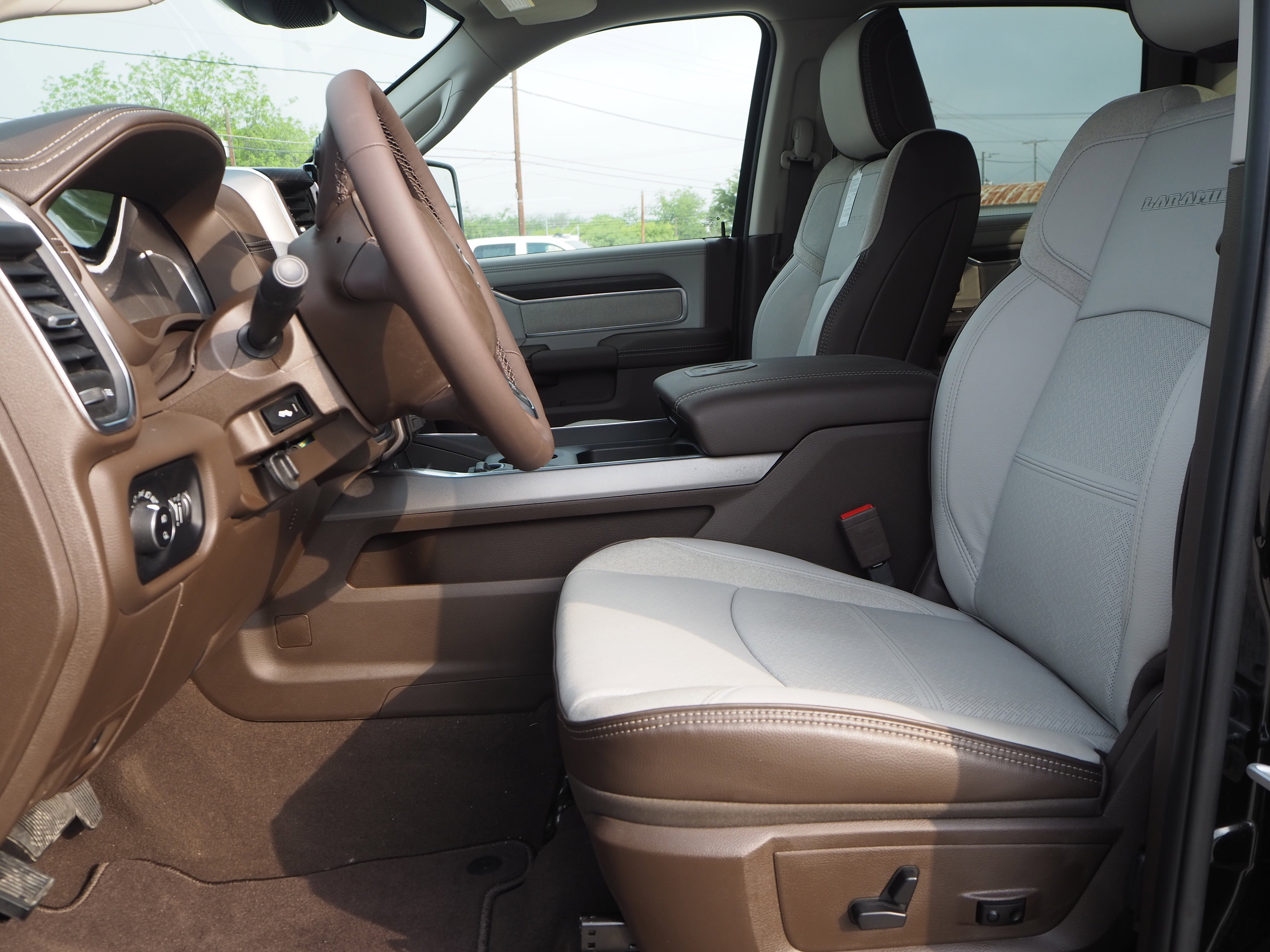 2025 Ram 2500 Laramie photo 4