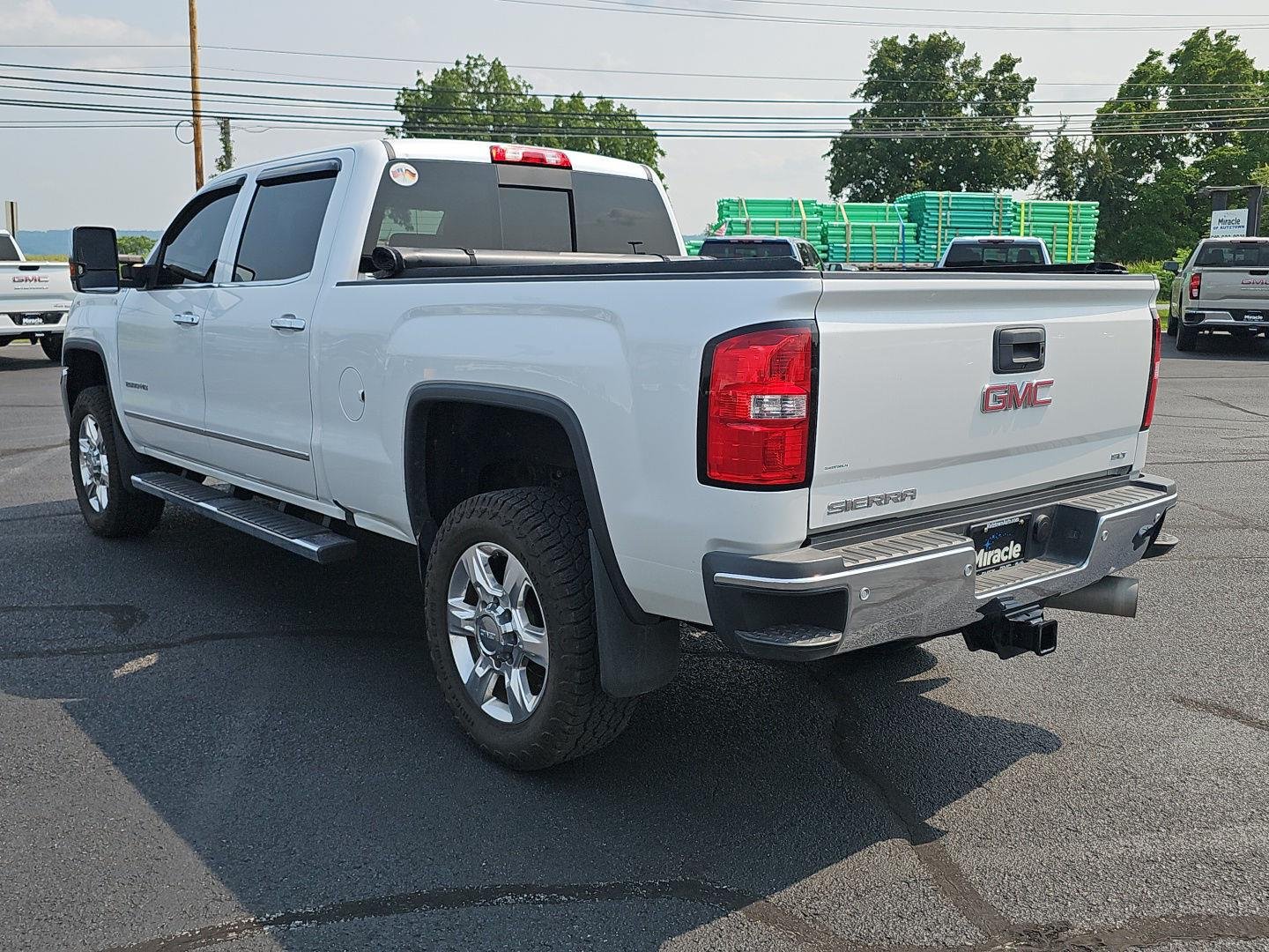 Used 2019 White Frost Tricoat GMC SLT image 7