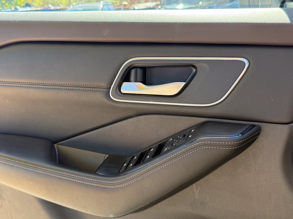 Used 2021 Gray Nissan SV image 19