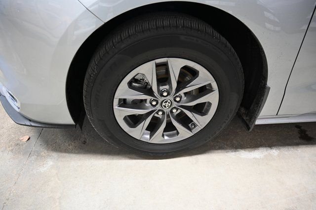 2023 Toyota Sienna XLE - Photo 34
