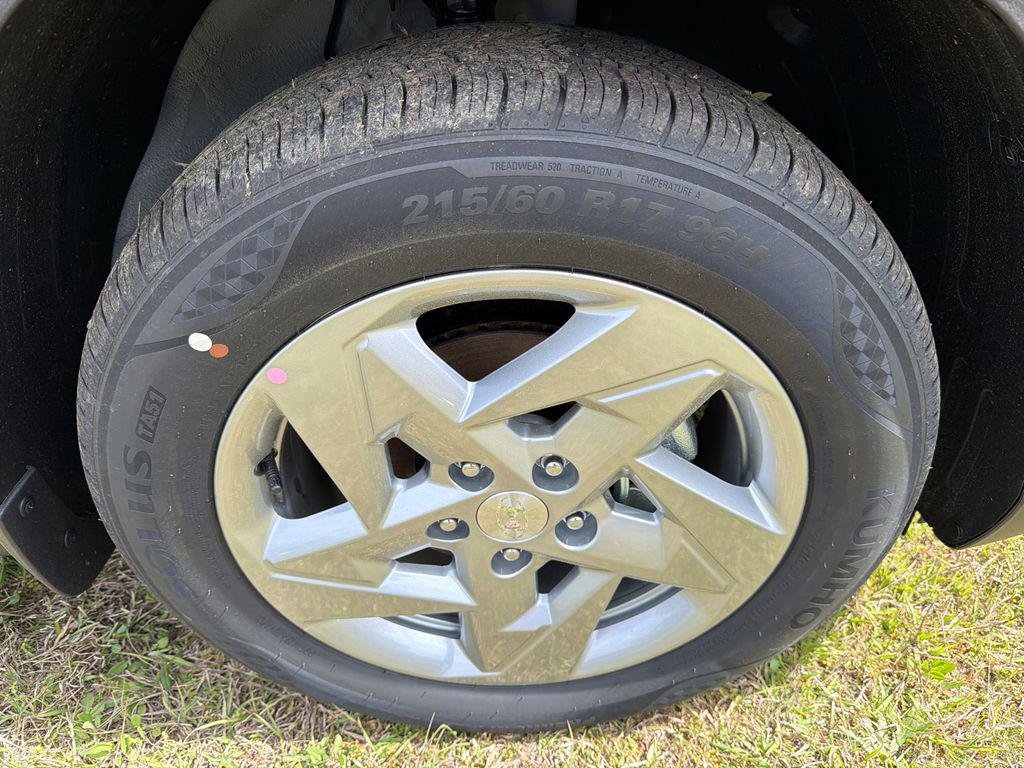 New 2026 White Hyundai SE FWD image 12