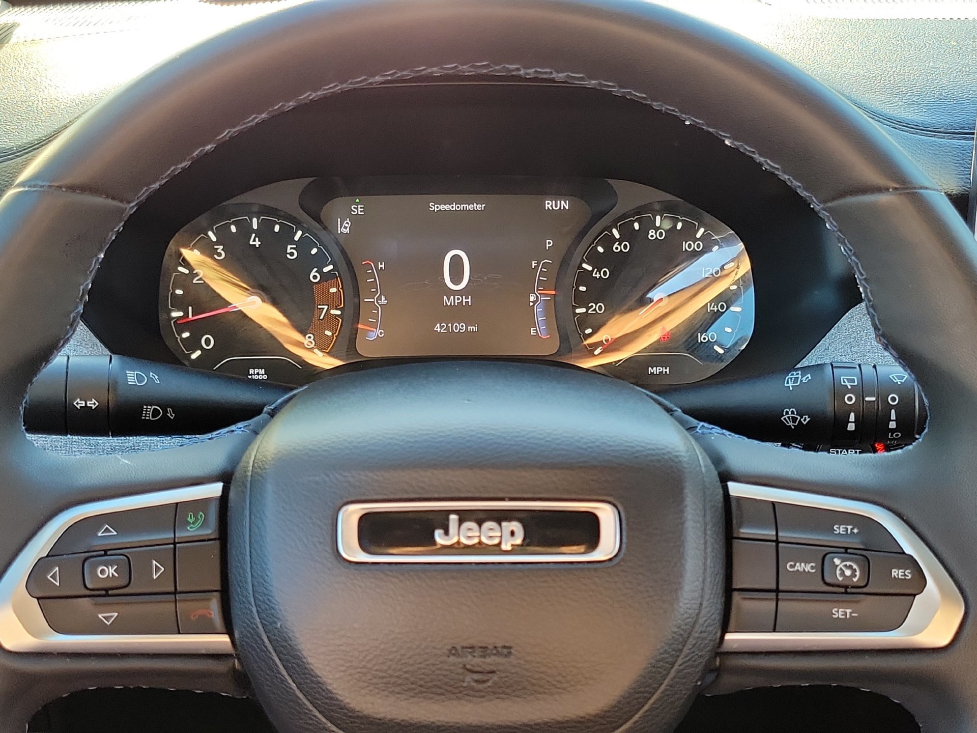 Certified Used 2022 Gray Jeep Latitude image 9