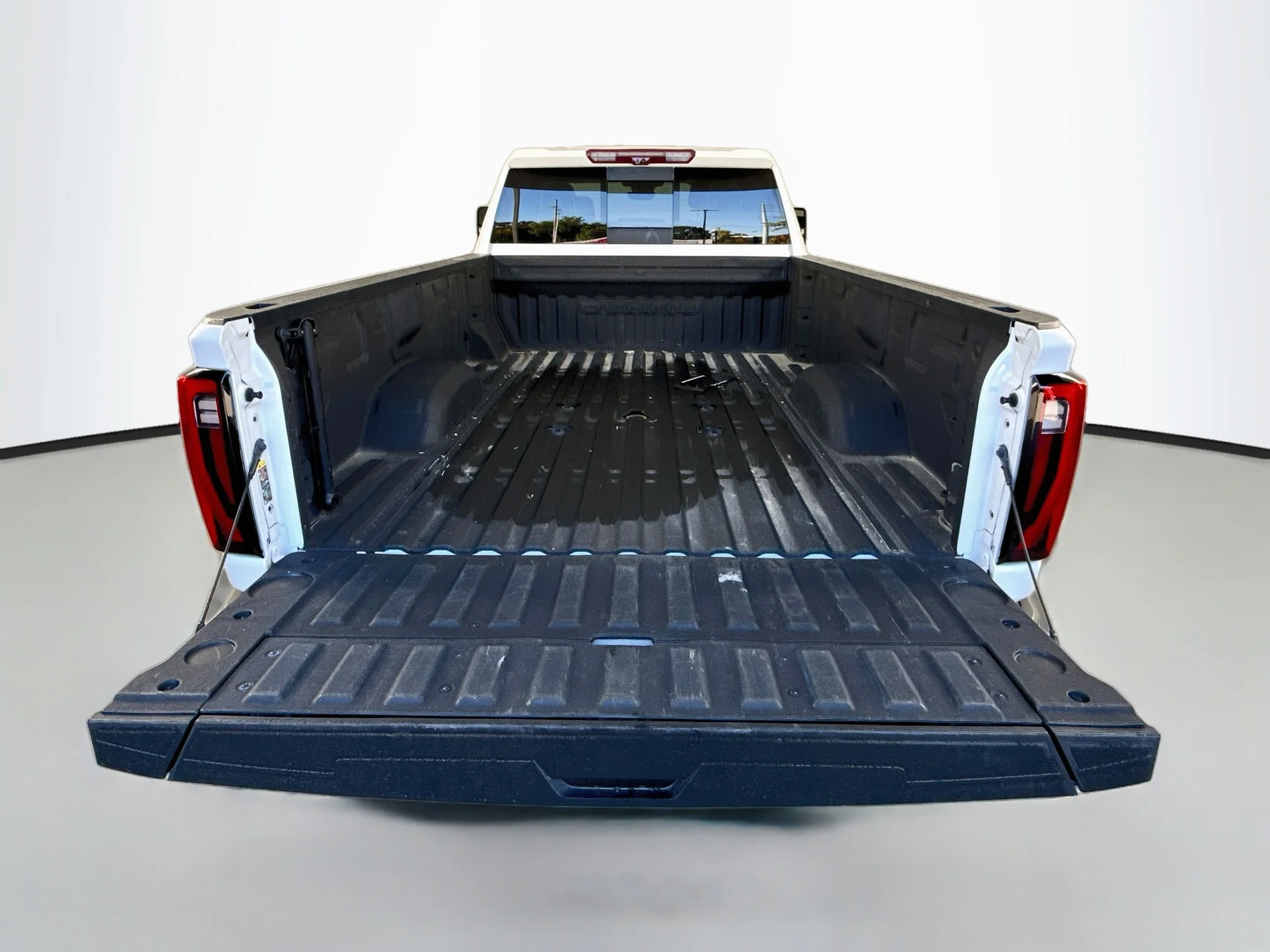 Used 2024 White GMC Denali Ultimate image 28