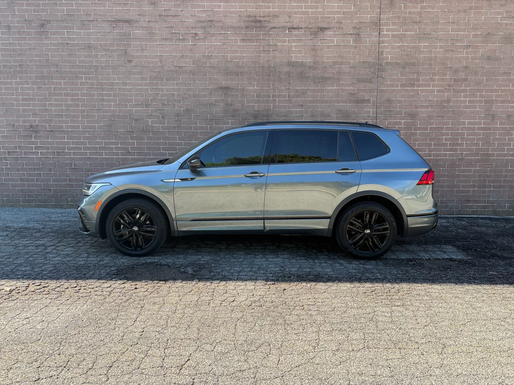 Used 2022 Platinum Gray Metallic Volkswagen SE R-Line Black image 2