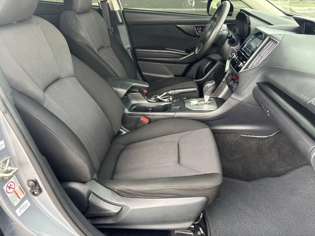 Used 2018 Silver Subaru 2.0i image 17
