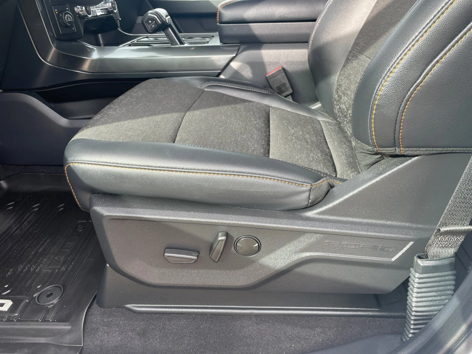 Used 2023 White Ford TREMOR SuperCrew image 15
