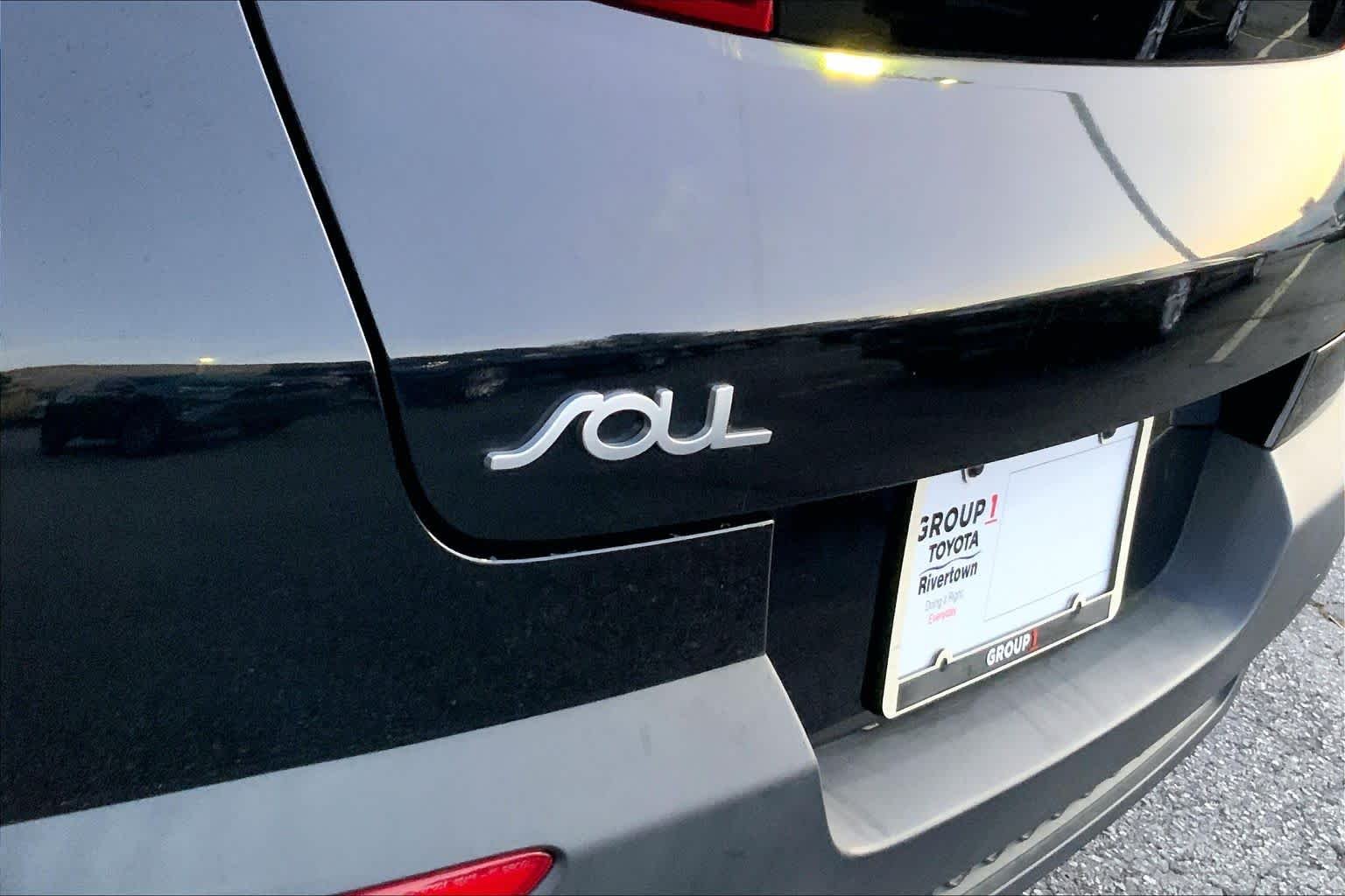 Used 2022 Cherry Black Kia LX image 29