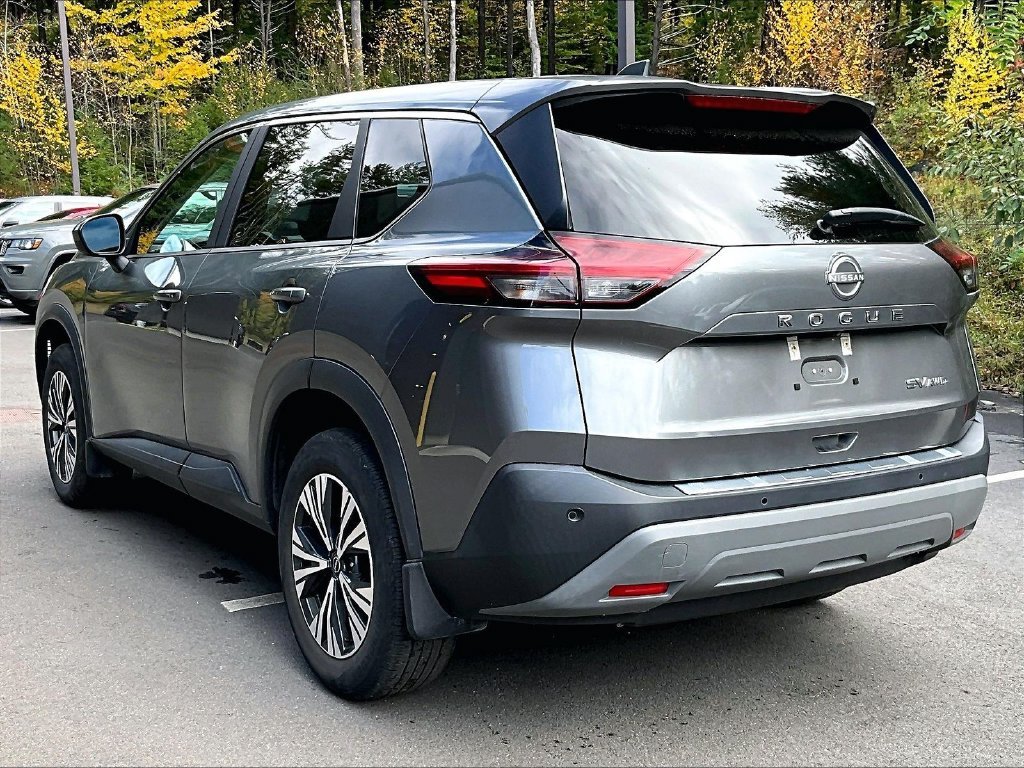 Used 2023 Gray Nissan SV image 5