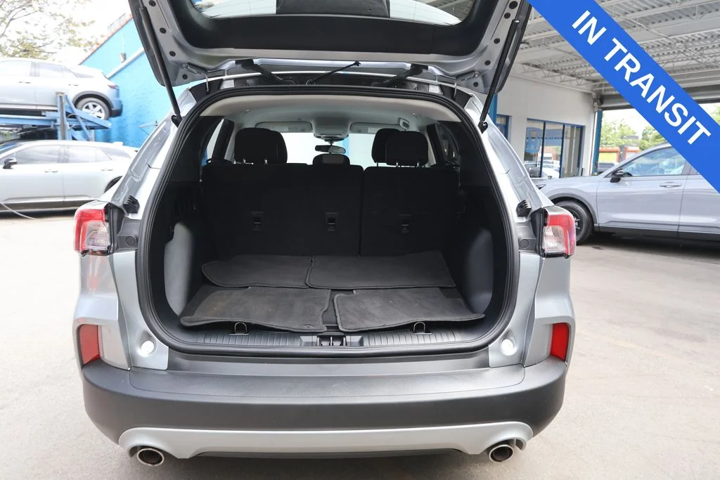 Used 2022 Silver Metallic Ford SE image 11