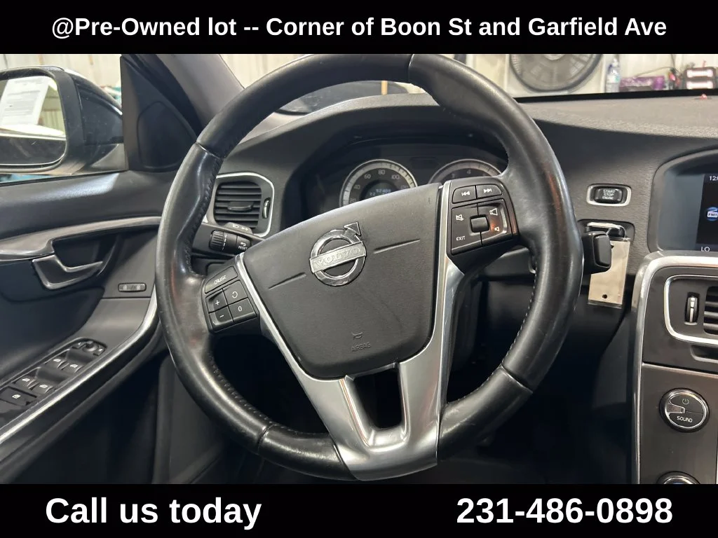 Used 2013  Volvo T5 image 19