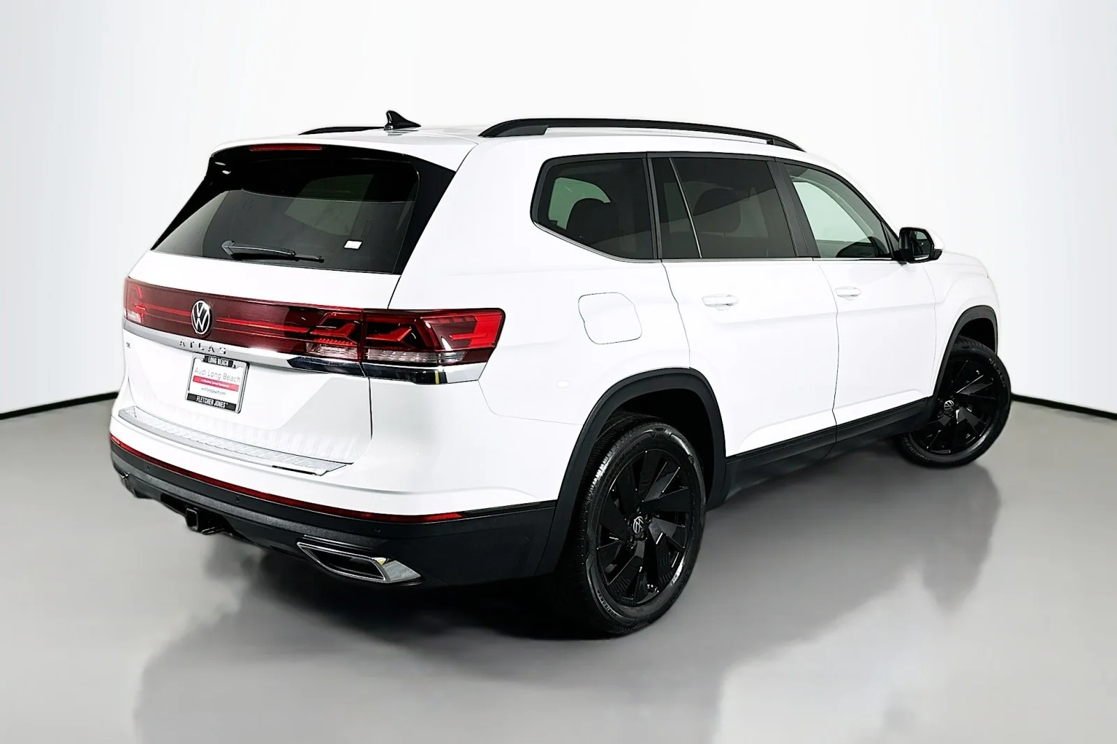 Used 2024 Pure White Volkswagen 2.0T SE w/Technology image 15