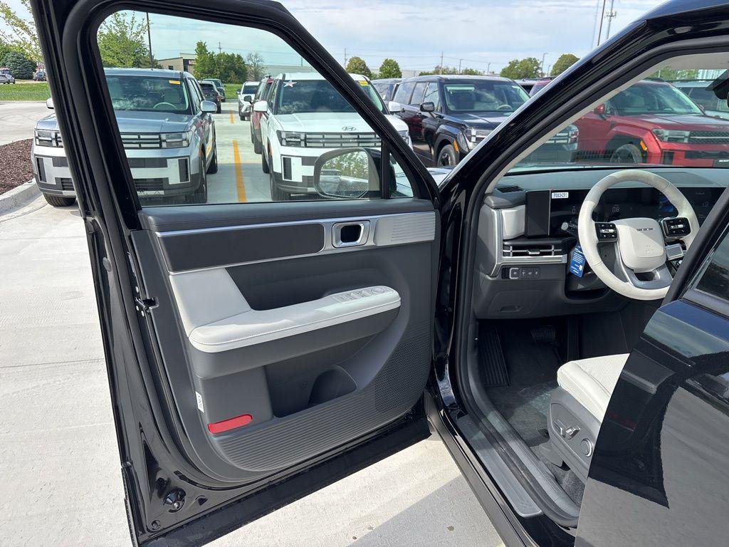New 2026 Phantom Black Hyundai SEL AWD image 15