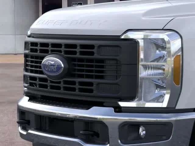 New 2026 Oxford White Ford F-350® XL image 39