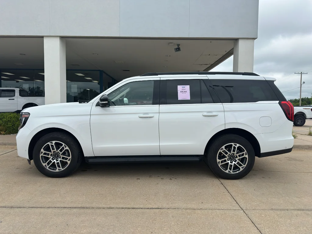 Used 2025 White Ford Active image 9