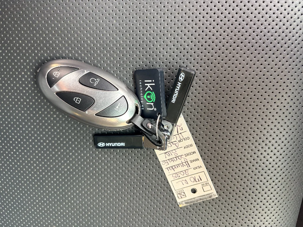 Used 2025 Rockwood Green Hyundai SEL image 38