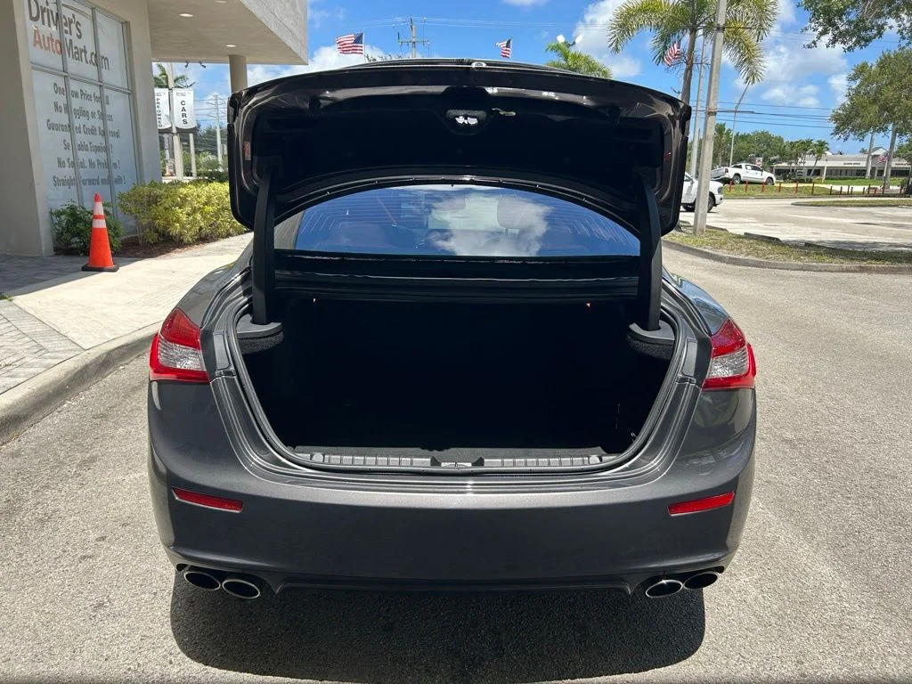 Used 2014 Gray Maserati Base image 34