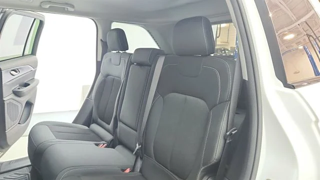 2023 Jeep Grand Cherokee Laredo - Photo 19
