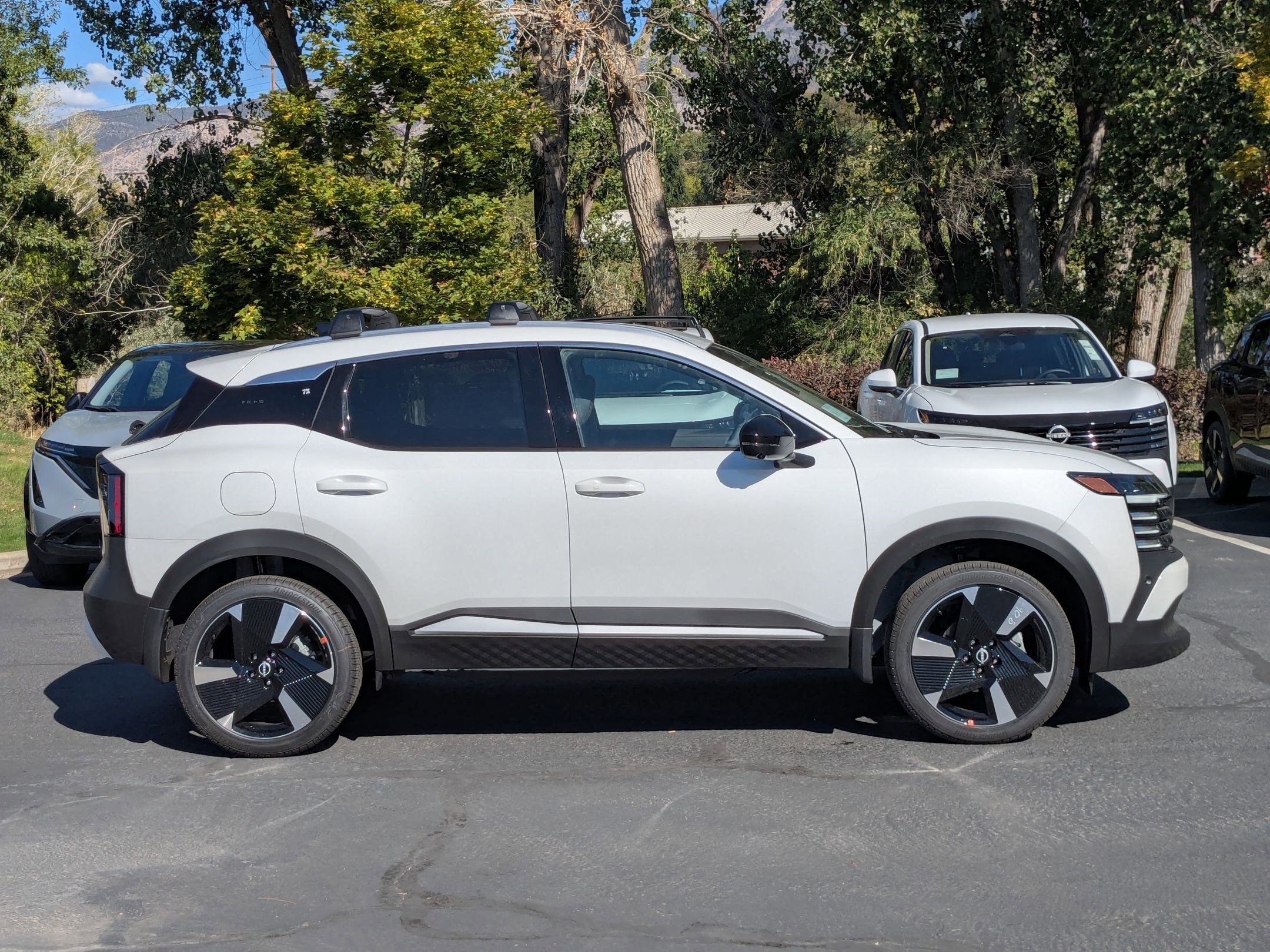 New 2026 Aspen White Tricoat Nissan SR image 2