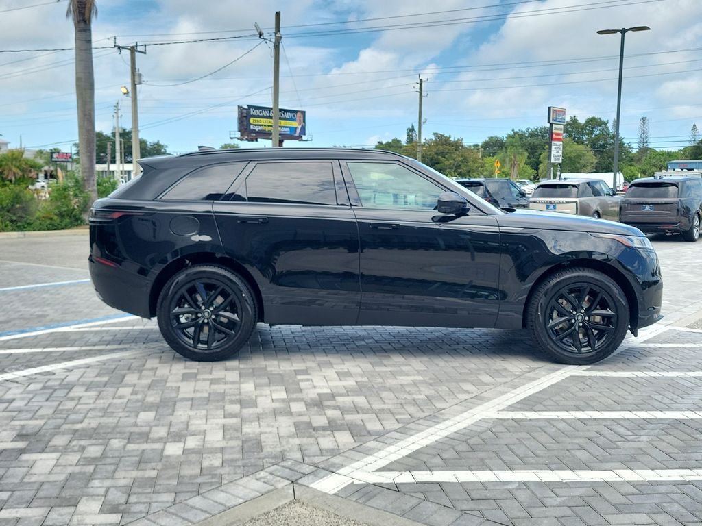 New 2026 Santorini Black Land Rover S image 6