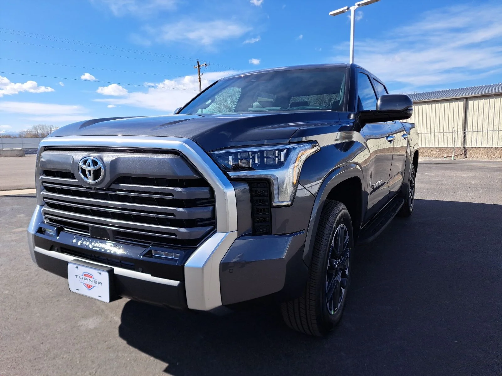 2026 Toyota Tundra Limited - Photo 9