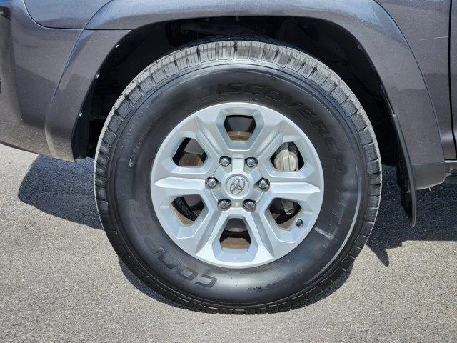 Used 2022 Gray Toyota SR5 4x2 image 10