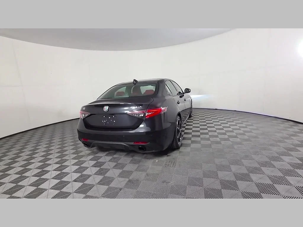 New 2026 Vulcano Black Metallic Alfa Romeo Base image 30