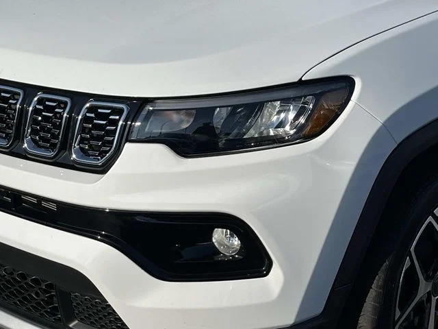 Used 2025 White Jeep Limited image 10