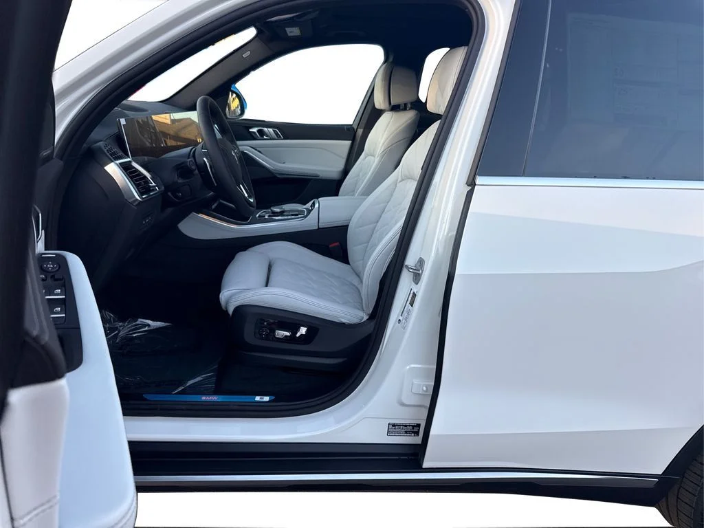 New 2026 White BMW sDrive40i image 9
