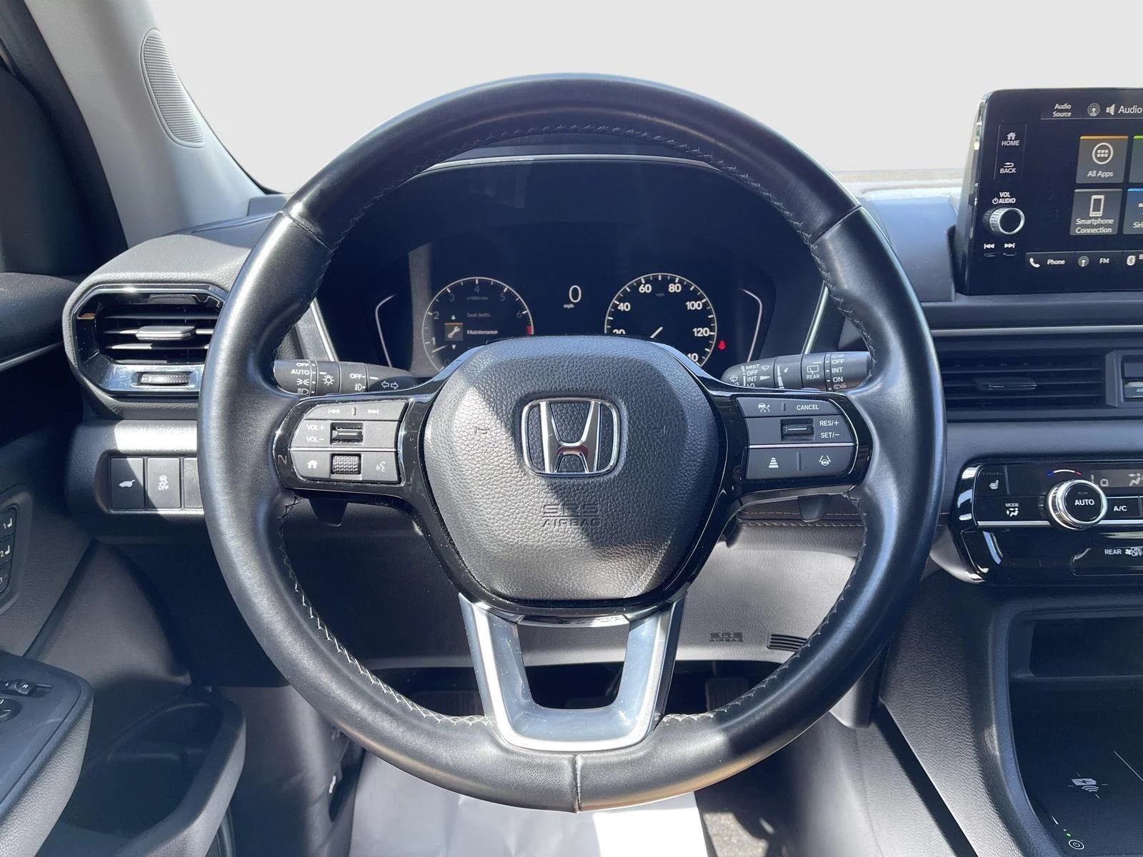 Used 2023 Platinum White Pearl Honda EX-L w/Rear Captain