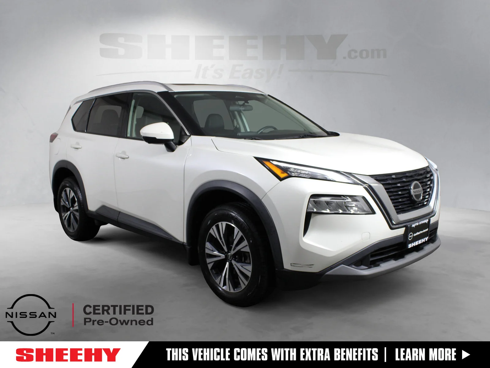 Used 2021 White Nissan SV image 1