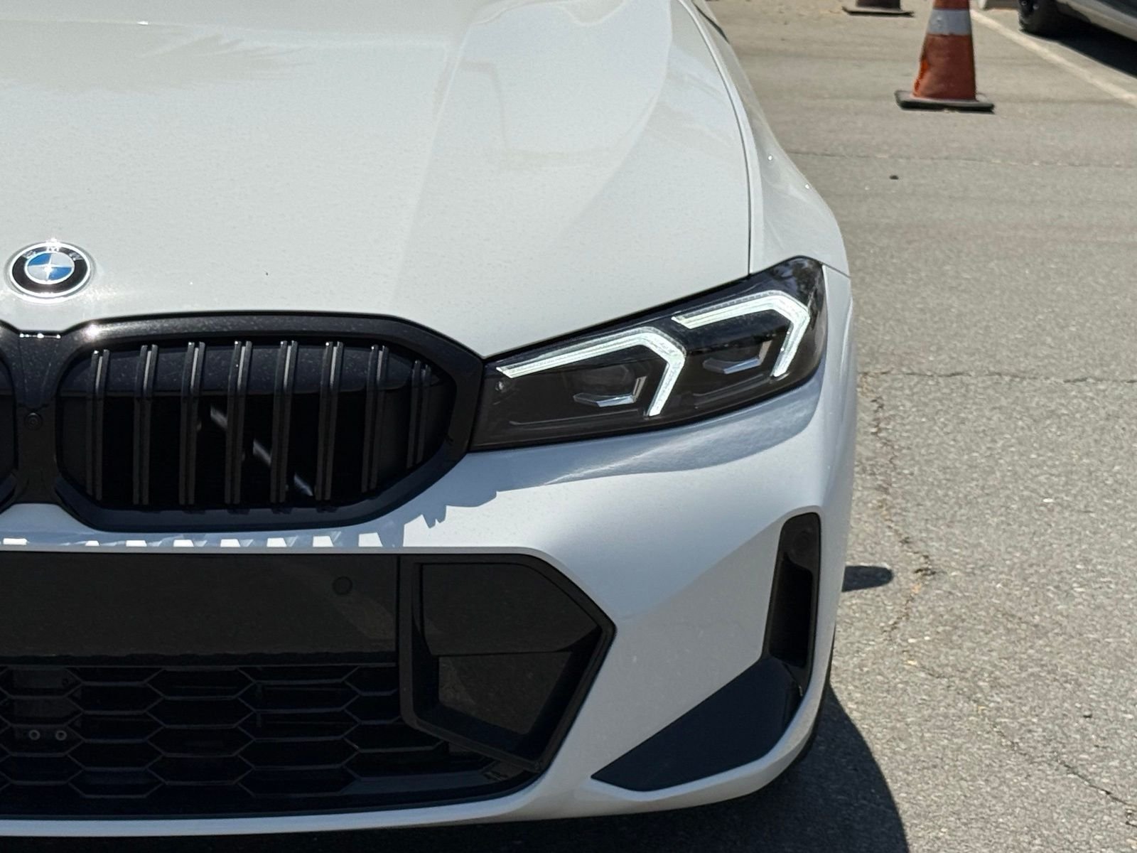 New 2026 Alpine White BMW 330i xDrive image 13