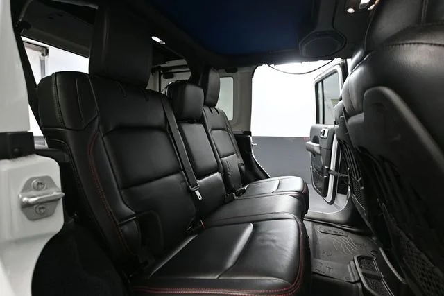 Used 2019 White Jeep Unlimited Rubicon image 37