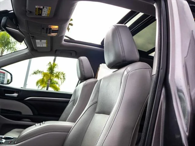 Certified Used 2017 PREDAWN GRAY MICA Toyota  image 16