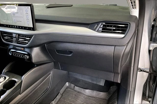 Used 2023 Silver Ford Platinum image 21