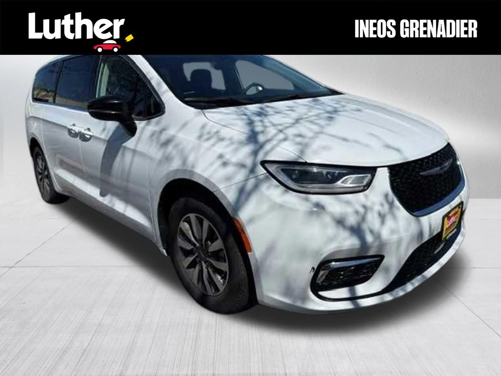 2024 Chrysler Pacifica Hybrid Select PHEV's photo